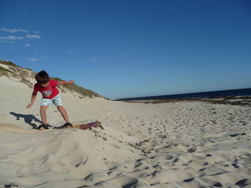 Centrebreak Beach Stay Green Head Bagian luar foto