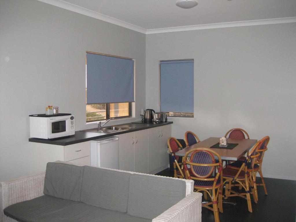 Centrebreak Beach Stay Green Head Bagian luar foto