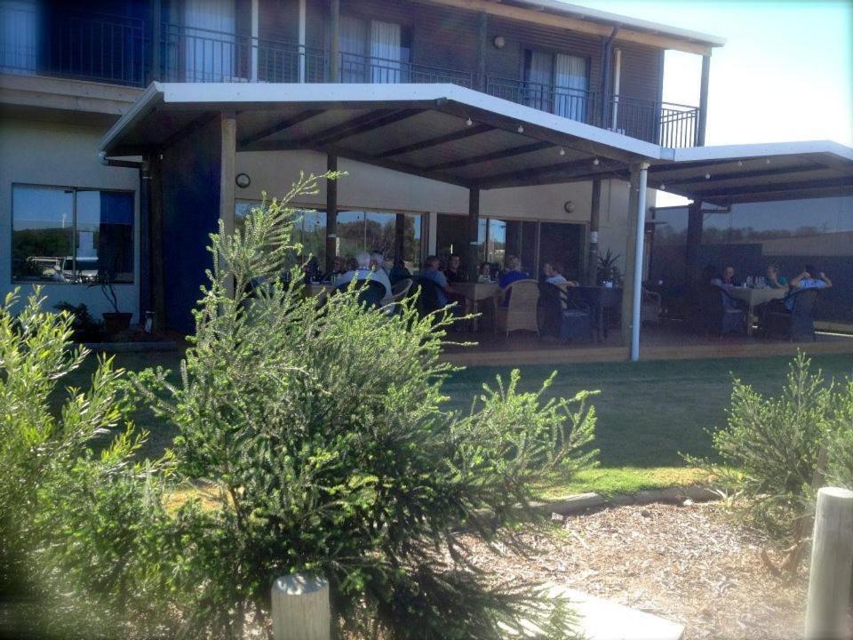 Centrebreak Beach Stay Green Head Bagian luar foto